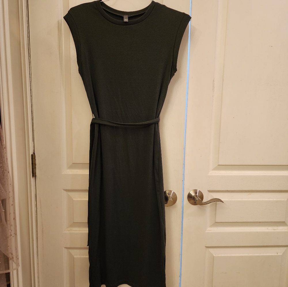 NWT Small olive green sleeveless calf length dress with side split